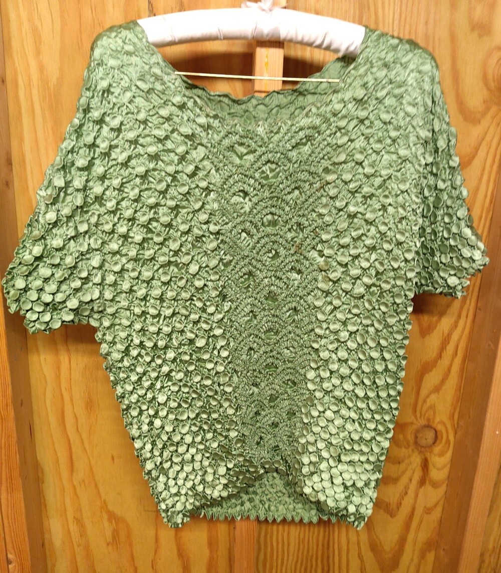 Vintage Popcorn Bubble Top Sage Green Satin Magic Stretch Shirt Spot One Size